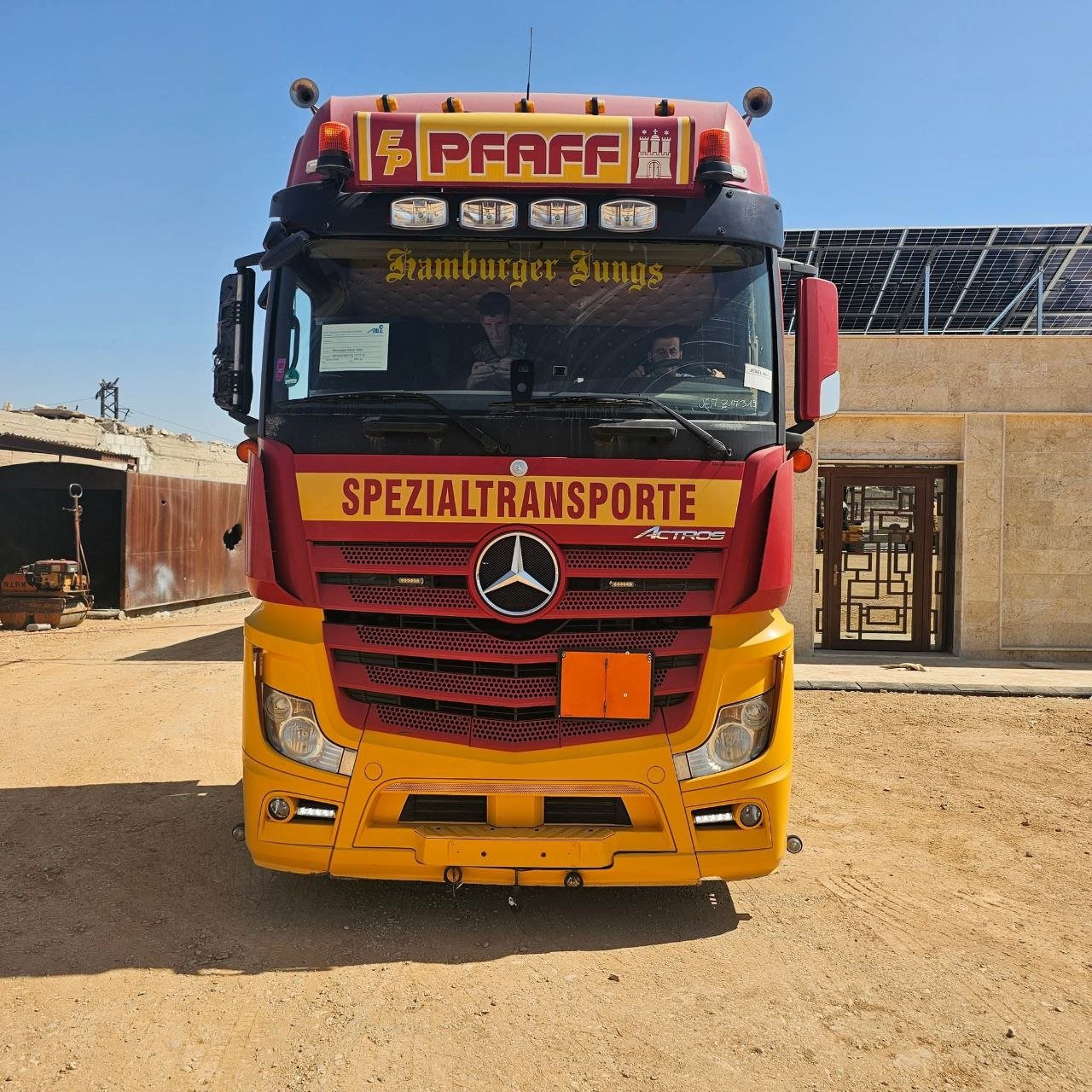 Buy and sell Mercedes Actros flatbeds in Syria, available Mercedes Actros MP4 1848 flatbed, year 2013, full-spec GigaSpace cabin, imported from Germany, available in Homs for sale