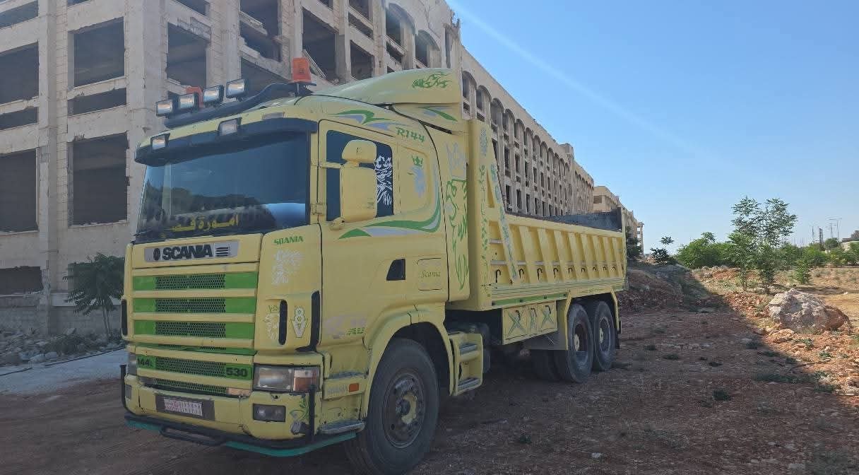 Buy and sell dump trucks in Syria, available Scania dump truck with Shanjman engine, model 1995, in excellent condition, available in Raqqa for sale
