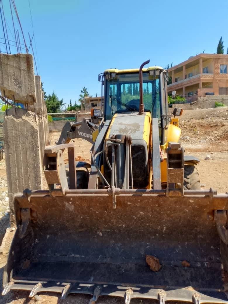 Buy and sell loaders in Syria, available Volvo BL71 loader, in very good technical condition, available in Raqqa