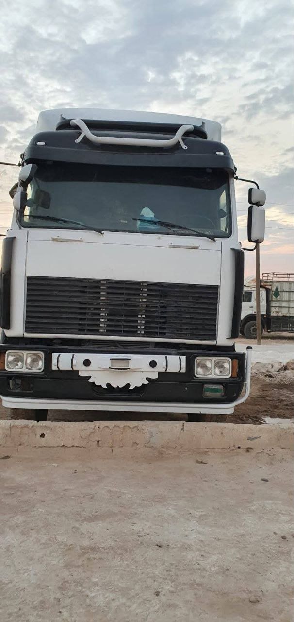 بيع وشراء شاحنات النقل الثقيل في سوريا، متوفرة شاحنة ماز موديل 2004، متواجدة في حماة