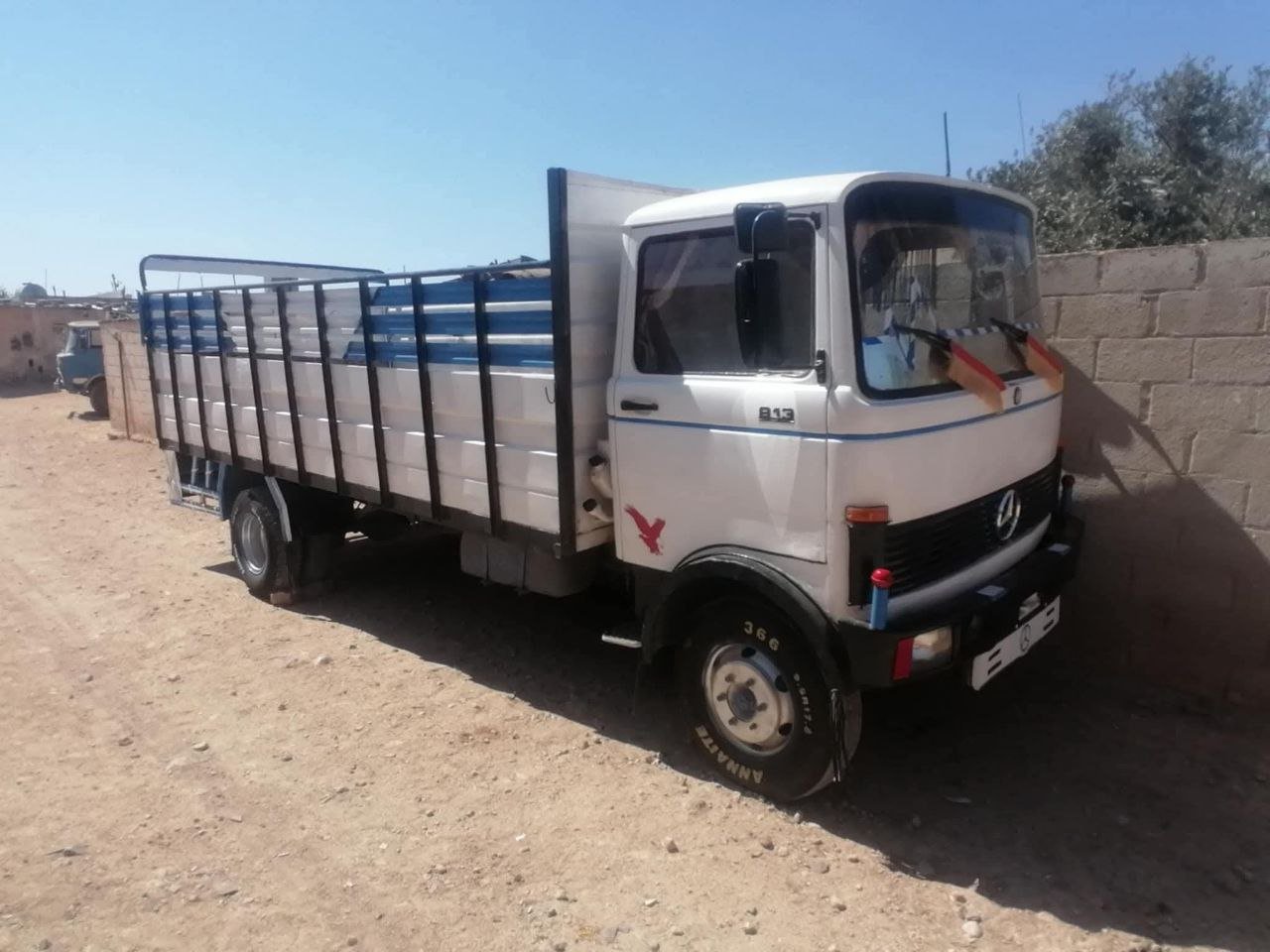 شاحنة كراره موتور 36، دولاب نص عمره، فرش جديد، موتور نظيف، موديل 2002، تواجد الحسكة، سوق الشاحنات المستعملة في الحسكة