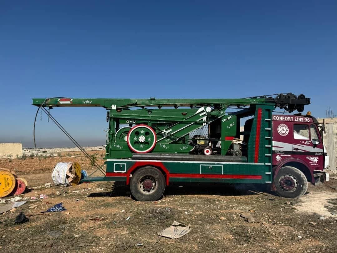 حفار مرسيدس موديل 2006 مقاس كبير 145 دولابين، تواجد دير الزور، سوق الحفارات في دير الزور