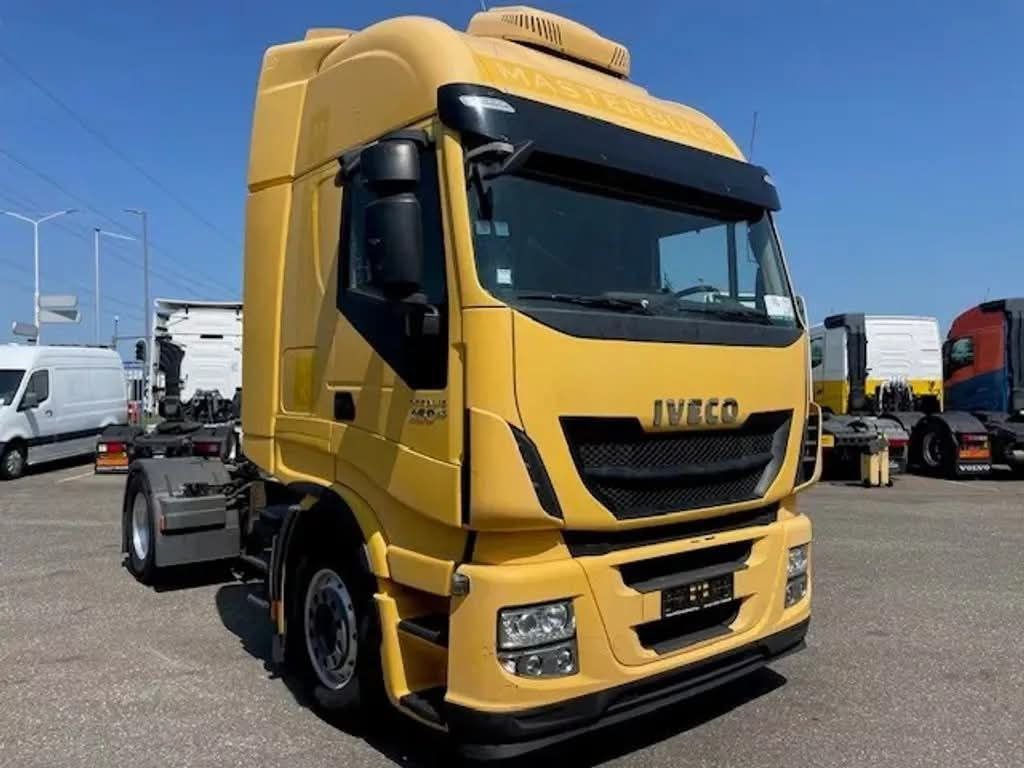 رأس سيارة شاحنة IVECO 460 موديل 2015، 702000 كم، وارد ألماني، تواجد اللاذقية، سوق بيع الشاحنات في سوريا