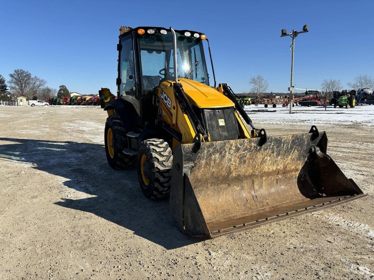 تركس JCB للبيع موديل 2015، التواجد في حمص، سوق التركسات في حمص