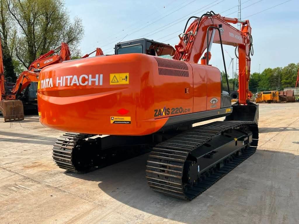 Hitachi 220 Excavator Zero Hours European Import First-Class 2023 Model in Excellent Condition, Located in Homs
