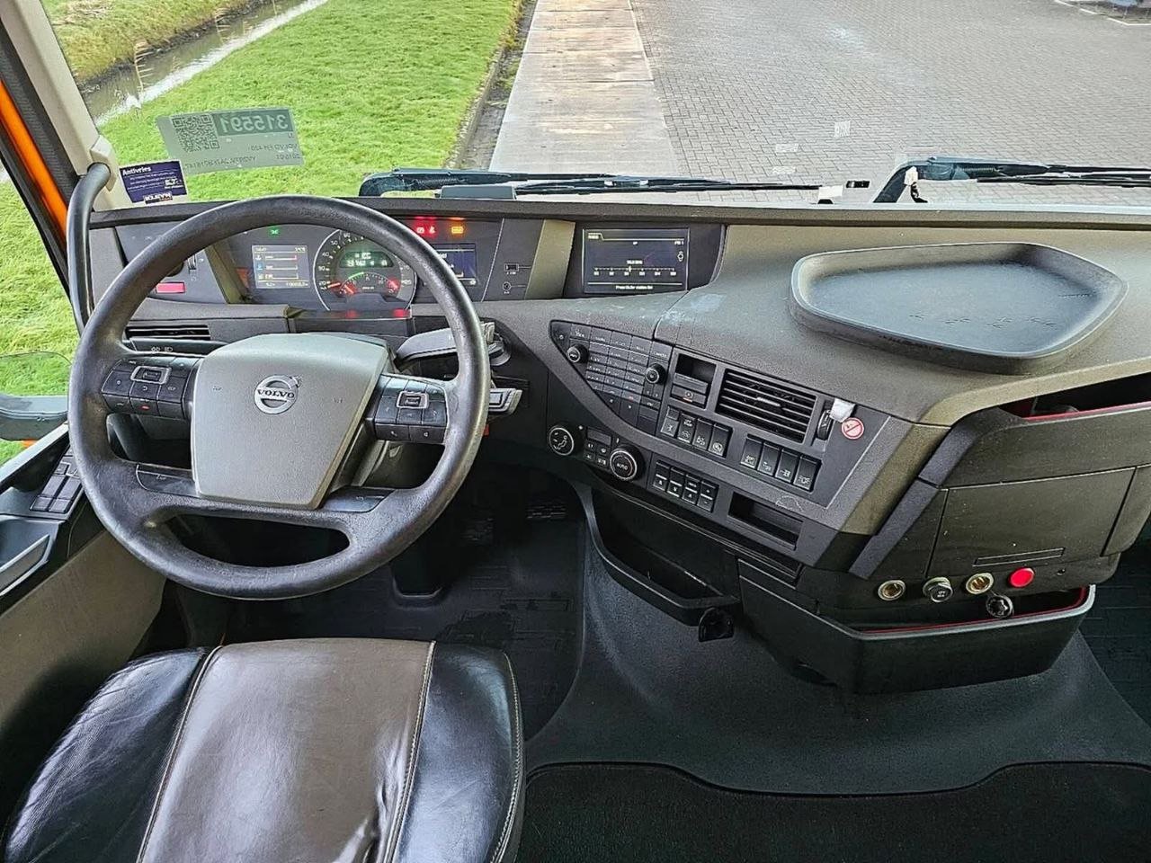 رأس سيارة شاحنة Volvo 420 مديل 2015 وارد أوروبي مجمرك للبيع في اللاذقية, بيع وشراء المعدات الثقيلة سوريا