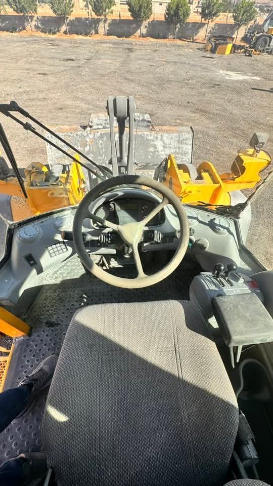 تركس Volvo L120E موديل 2007، مجمرك إدخال جديد، جاهز للعمل، تواجد دمشق، أكبر سوق عربي لبيع المعدات الثقيلة