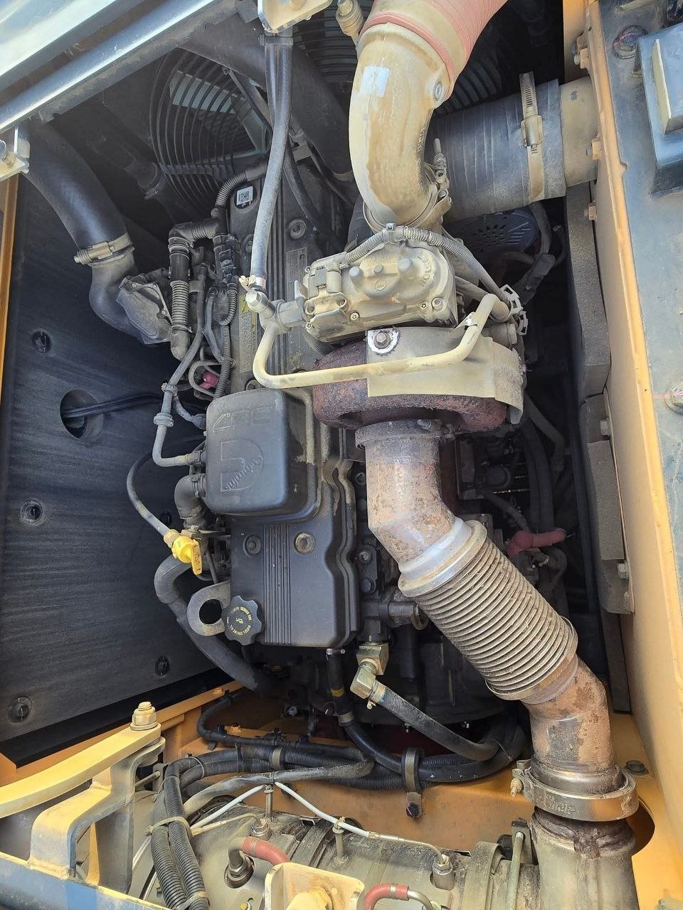 Hyundai HW210A Excavator, 2023 Model, Like New, Located in Aleppo, Affordable Excavator Sales