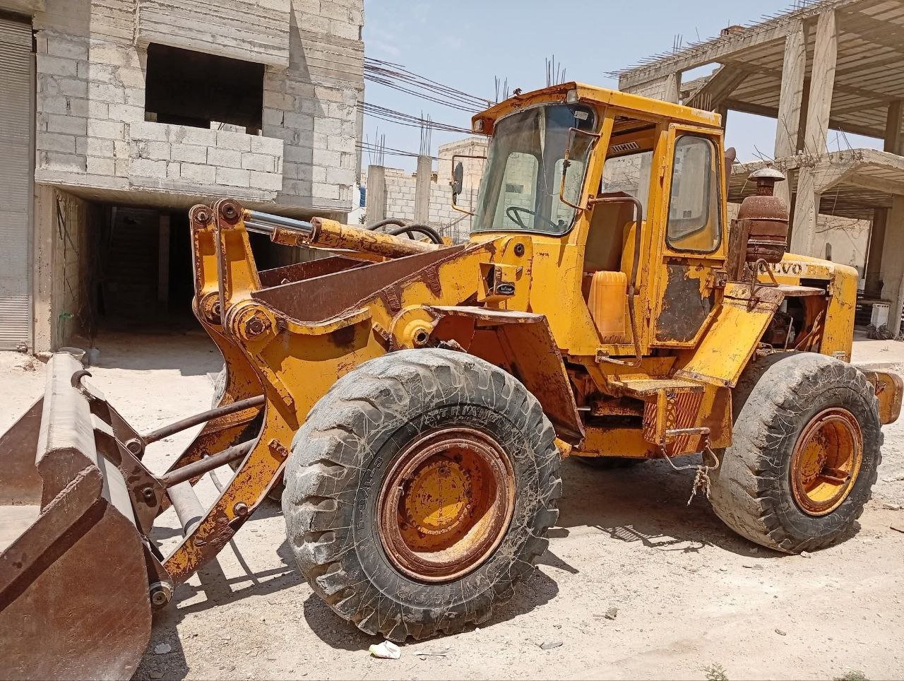 Buy and Sell Loaders in Syria, Volvo 846 Loader Model 78, Customs Papers, Available in Hama