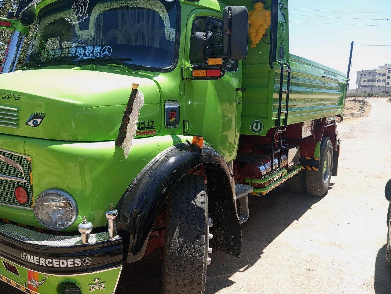 للبيع شاحنة قلاب في دمشق, قلاب مرسيدس موديل 420 سنة 1970 تواجد حماة, سوق الشاحنات في سوريا