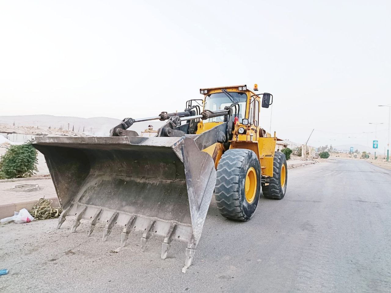 Volvo Loader for Sale in Aleppo, Volvo L90 Loader Model 1989 Located in Aleppo, Heavy Equipment Market Syria