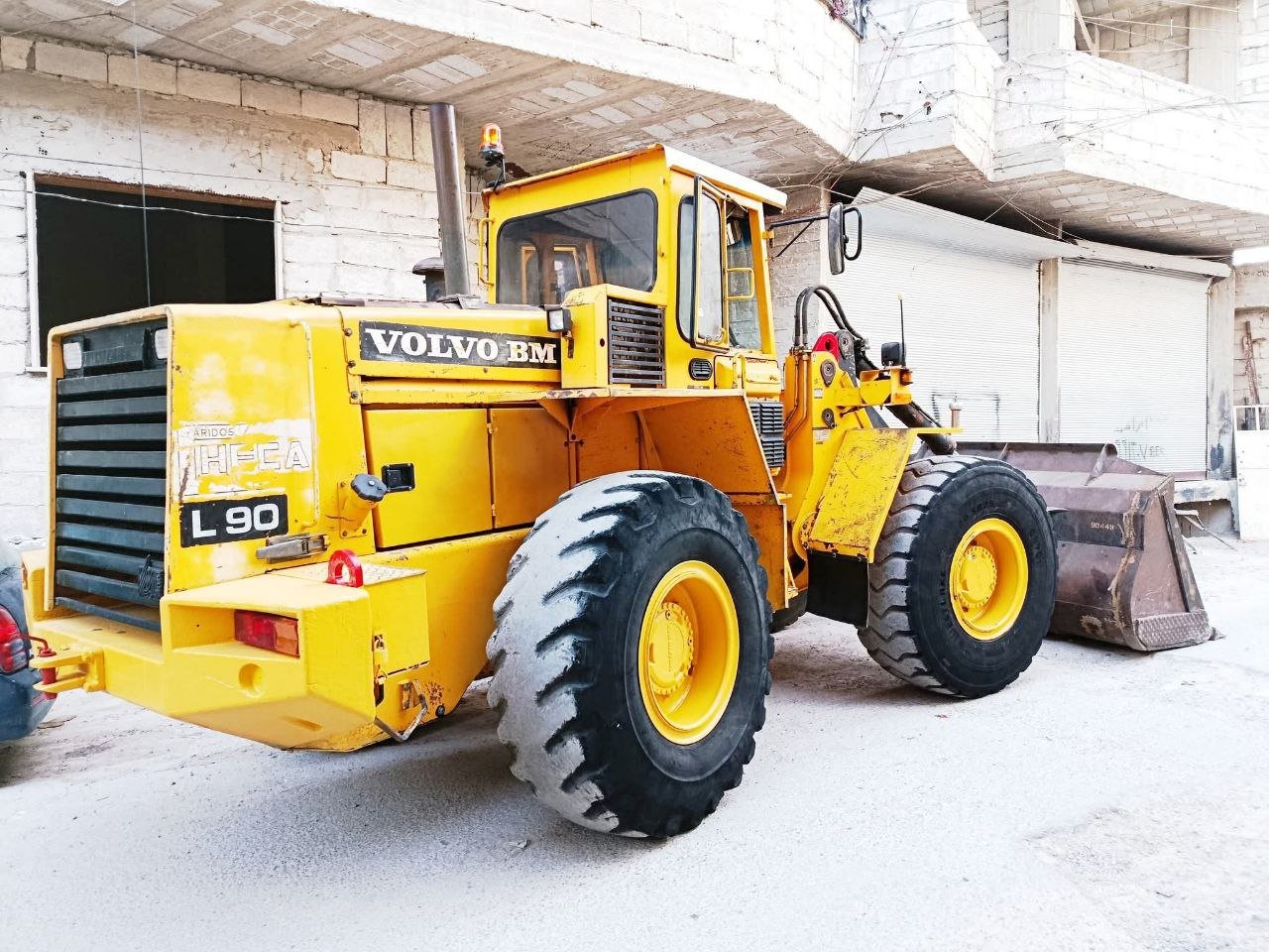Volvo Loader for Sale in Aleppo, Volvo L90 Loader Model 1989 Located in Aleppo, Heavy Equipment Market Syria