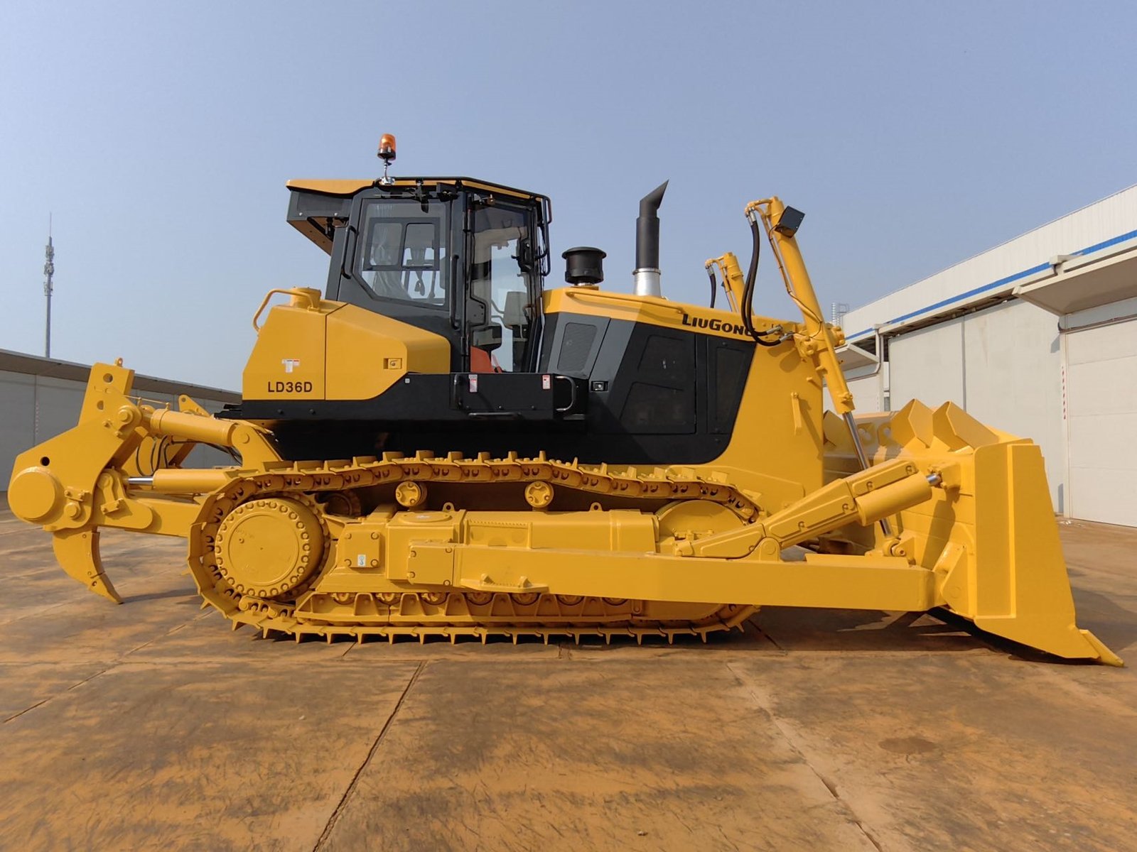 Chinese Equipment Agency in Syria, LiuGong Bulldozer Model LD36D 2019 Located in Hasakah, Heavy Equipment Market Syria