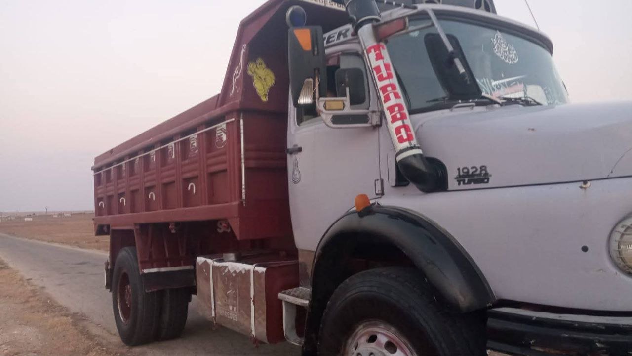 للبيع شاحنة قلاب مرسيدس في درعا, قلاب مرسيدس موديل 1971 تواجد درعا, سوق الشاحنات في سوريا