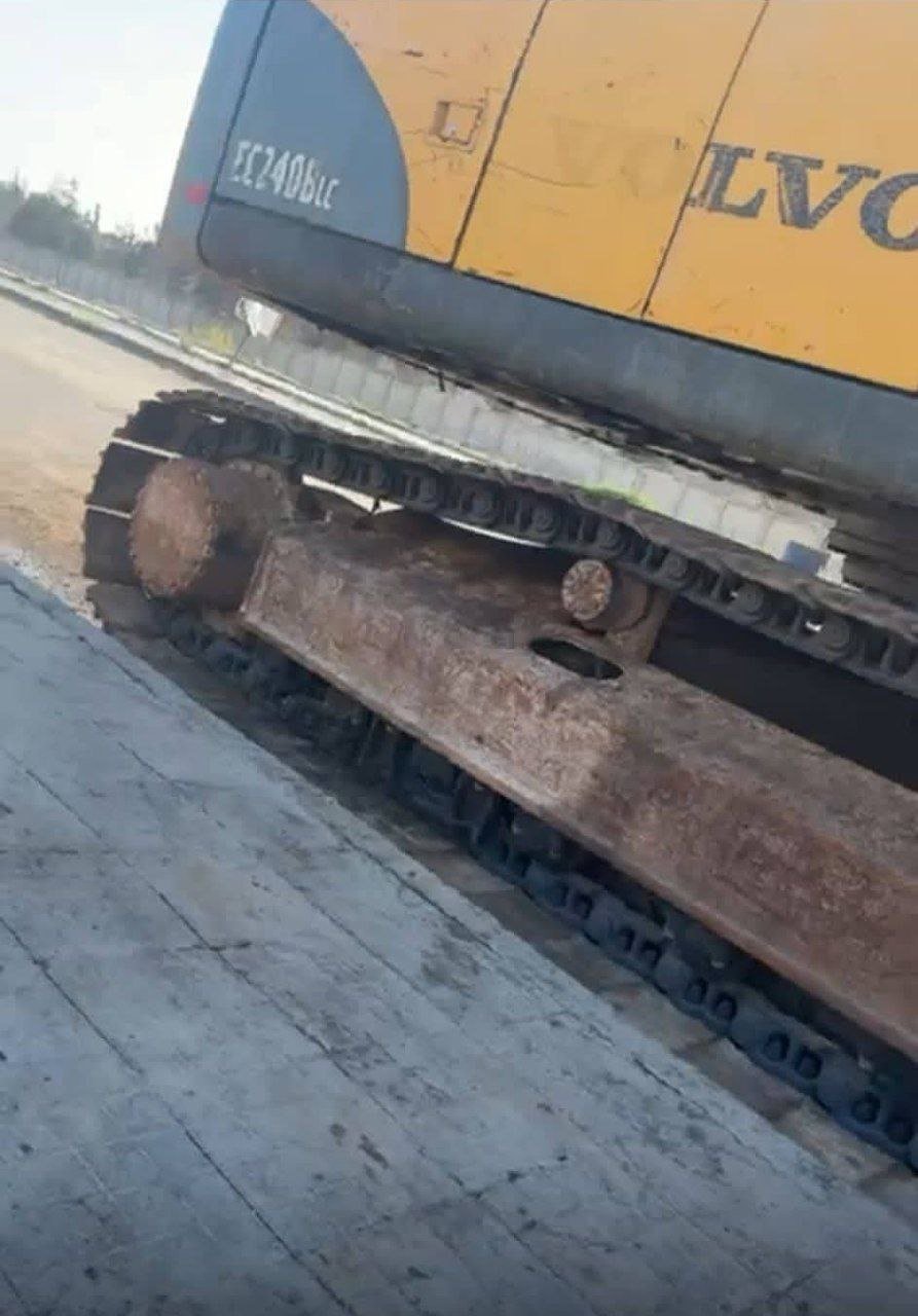 للبيع حفار فولفو في السويداء, باكر فولفو موديل 2014 تواجد السويداء, سوق المعدات الثقيلة في سوريا