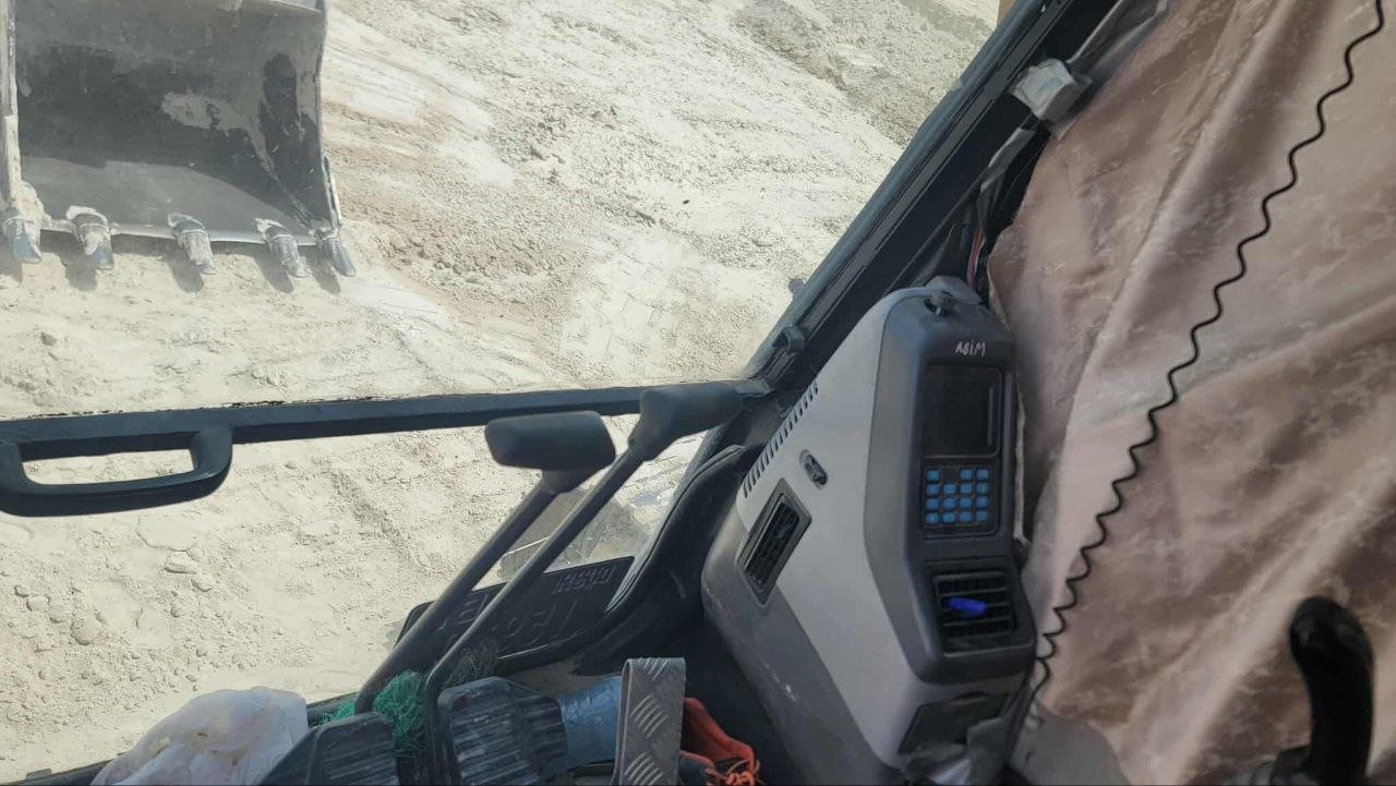 للبيع حفار كوماتسو في الرقة, باكر كوماتسو موديل 2016 تواجد الرقة, سوق المعدات الثقيلة في سوريا