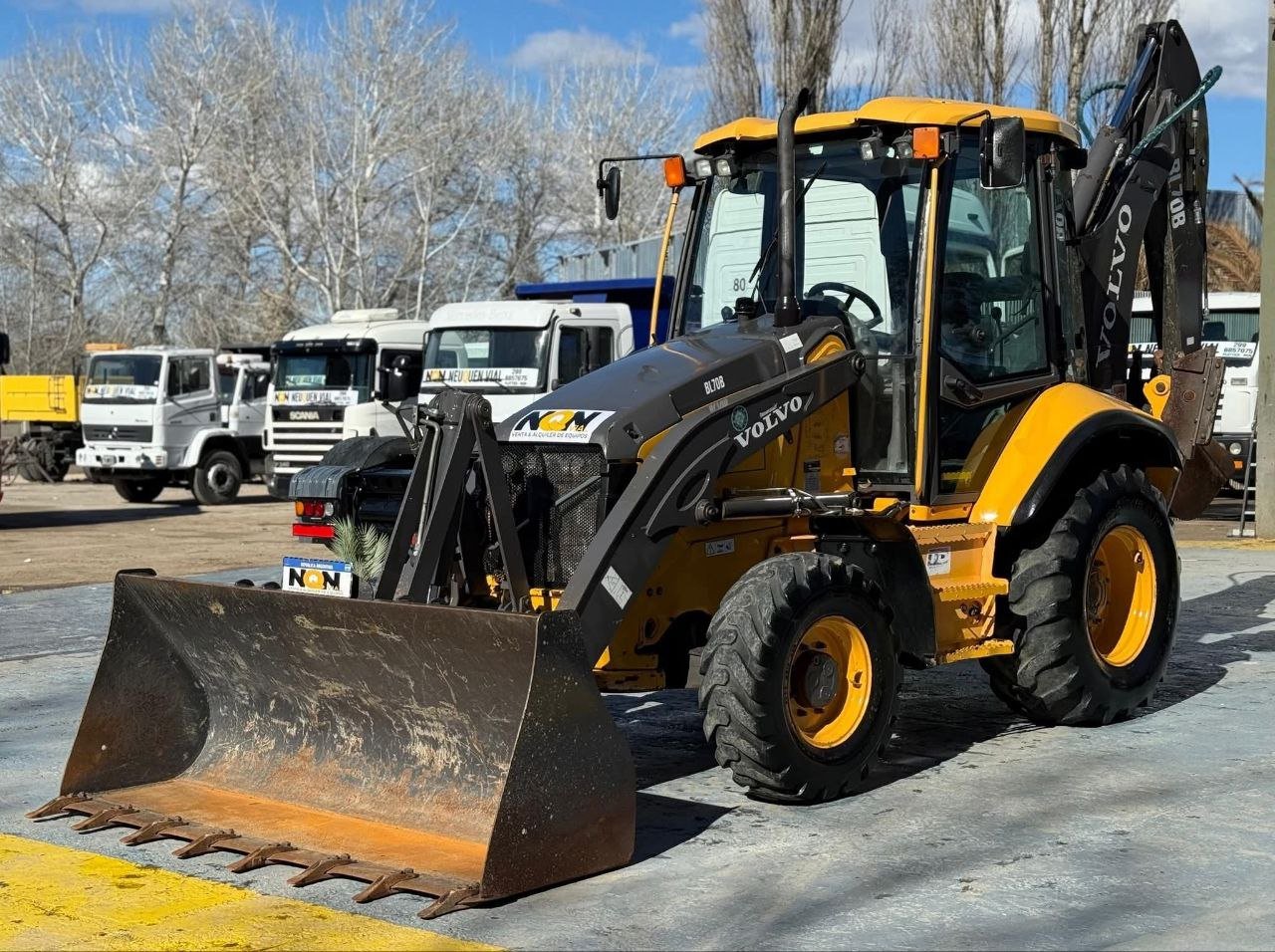 Volvo Loader + Backhoe for Sale in Damascus, Volvo BL70 2017 Model Located in Damascus