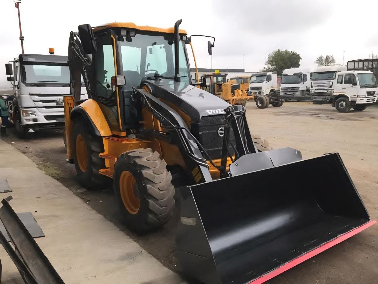 Volvo Loader + Backhoe for Sale in Damascus, Volvo BL71 2017 Model Located in Damascus