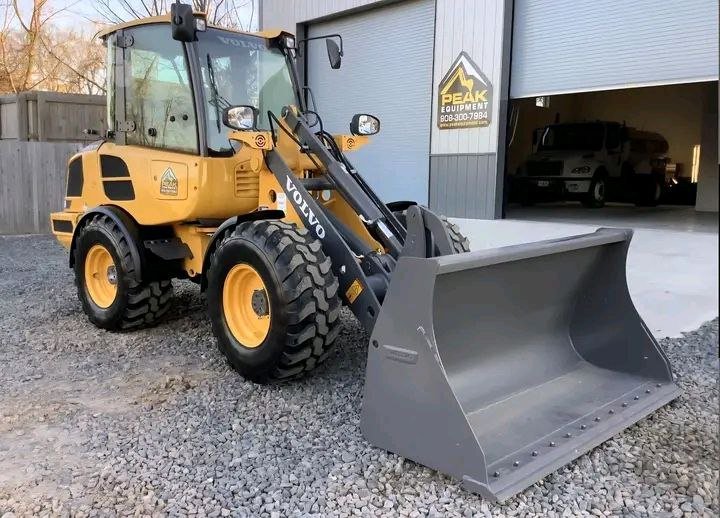 Volvo Loader for Sale in Damascus, 2022 Volvo L20 Almost New, Located in Damascus, Trucks and Equipment Market in Syria