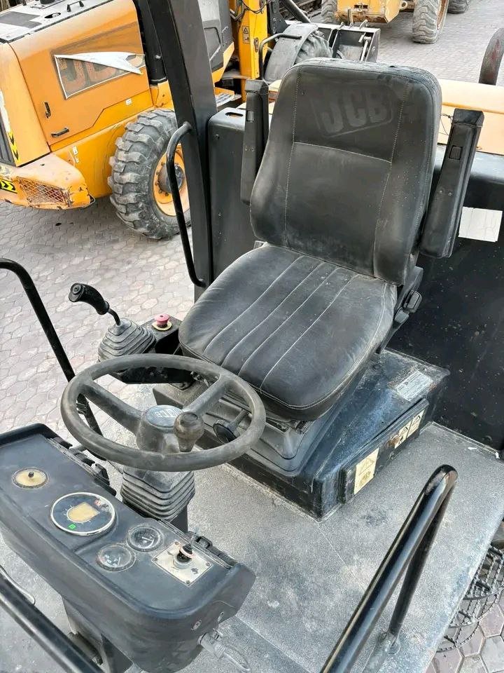 JCB Roller for Sale in Idlib, JCB VM115 Roller Model 2012 Located in Idlib, Heavy Equipment Market in Syria