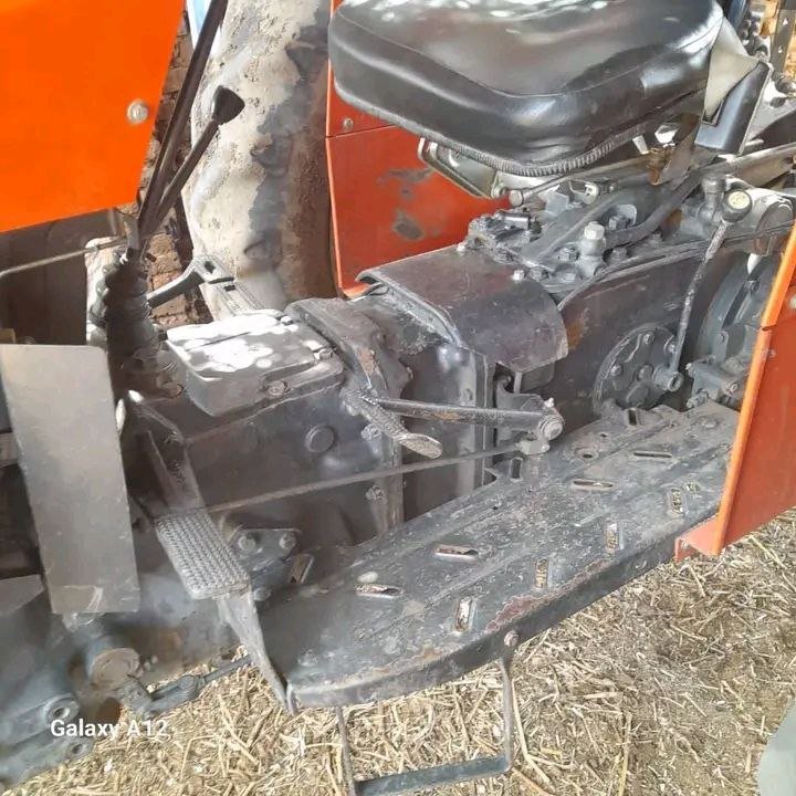 للبيع جرار تافه في دمشق، تراكتور TAFE 8502 موديل 1998، تواجد دمشق، أسعار منافسة للمعدات الزراعية الثقيلة