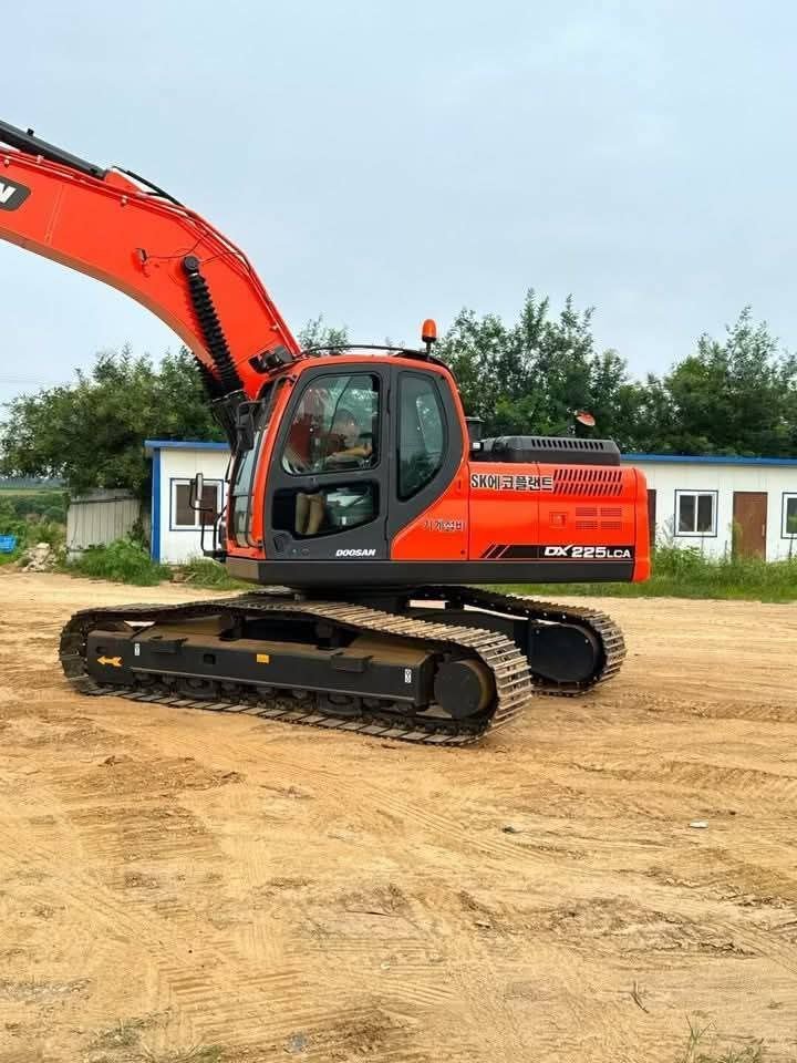 Doosan Excavator for Sale in Damascus, Doosan 225 Model 2024, Located in Damascus, Heavy Equipment Market in Syria