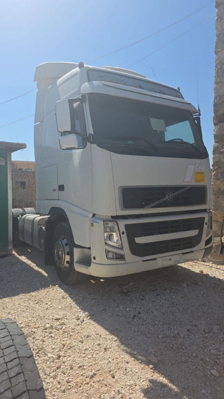 للبيع رأس شاحنة فولفو في حلب، رأس شاحنة Volvo FH 460 موديل 2005 محدثة، تواجد حلب، أفضل العروض على الشاحنات والمعدات الثقيلة