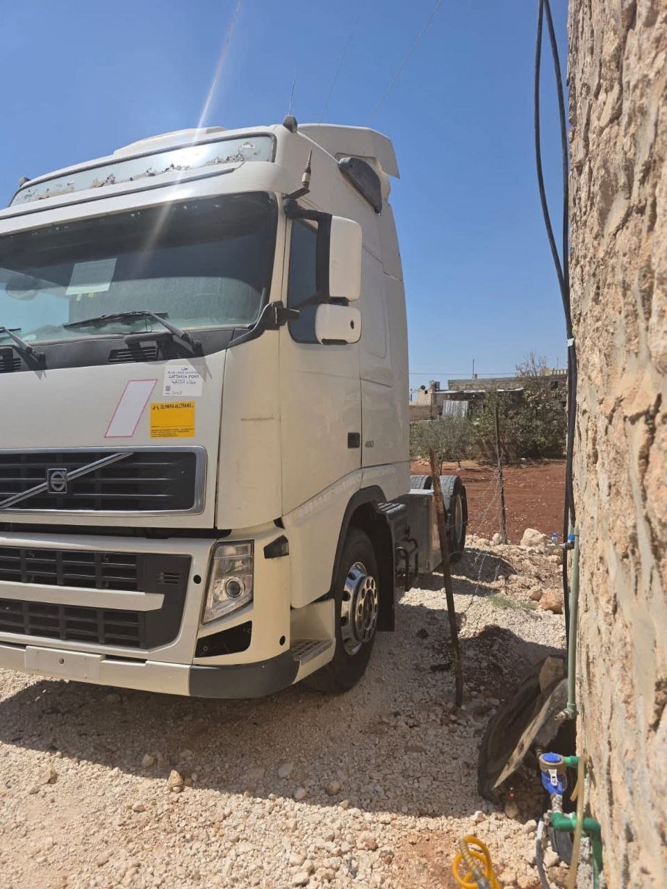 للبيع رأس شاحنة فولفو في حلب، رأس شاحنة Volvo FH 460 موديل 2005 محدثة، تواجد حلب، أفضل العروض على الشاحنات والمعدات الثقيلة