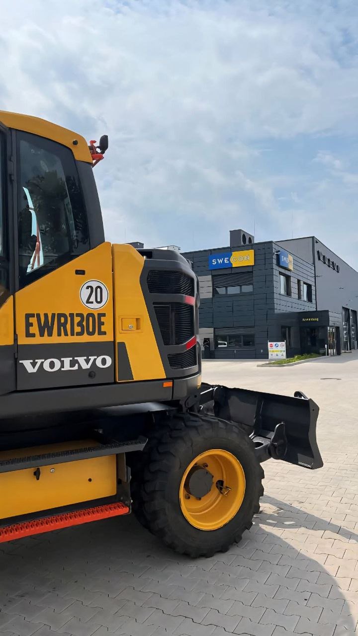 للبيع حفار فولفو في إدلب، باكر Volvo EWR130E موديل 2022 بحالة ممتازة، تواجد إدلب، أفضل العروض على الحفارات والمعدات الثقيلة