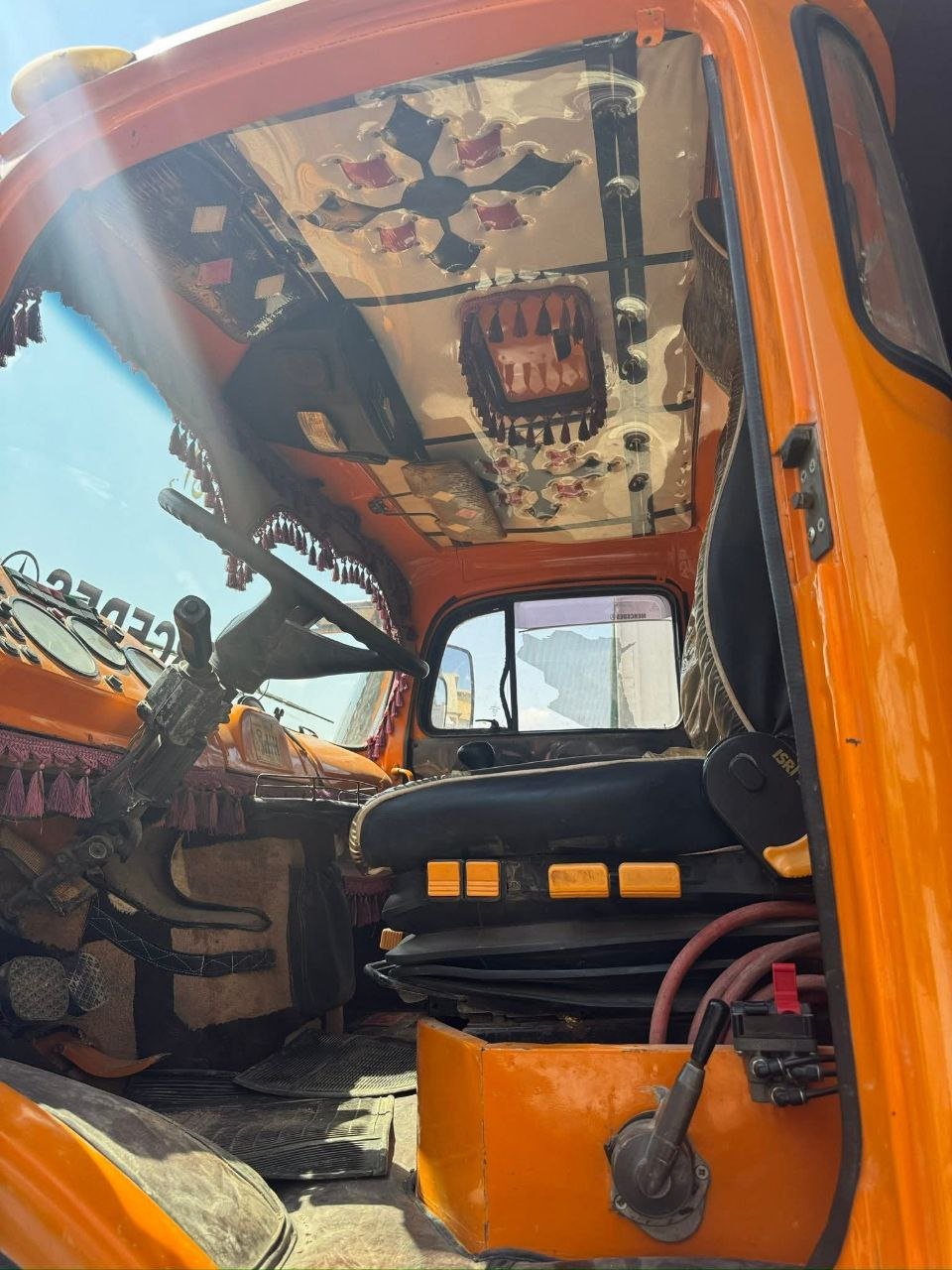 شاحنة مرسيدس قلاب للبيع في دمشق, قلاب مرسيدس مديل 460 1972 تواجد دمشق, سوق المعدات الثقيلة في سوريا