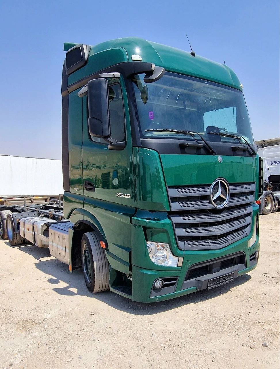 راس شاحنة مرسيدس للبيع في دمشق، اكتروس MP4 قياس 2548 موديل 2015 بحالة ممتازة، أفضل عروض الشاحنات الثقيلة