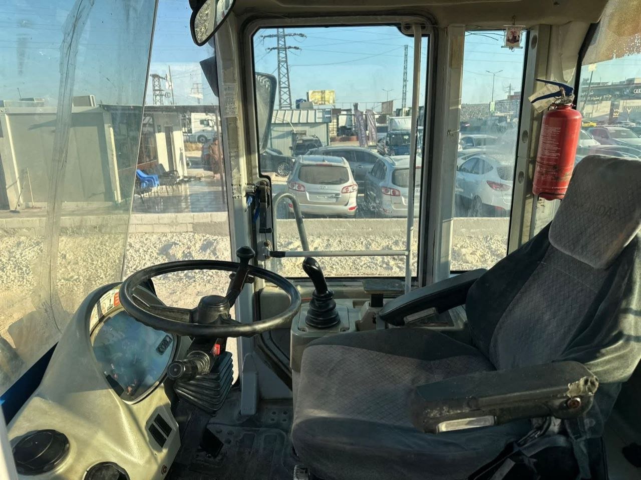 تركسات للبيع في سوريا، لودر هيونداي حجم 760 موديل 2010 بحالة ممتازة، تواجد إدلب، أفضل الأسعار على المعدات الثقيلة