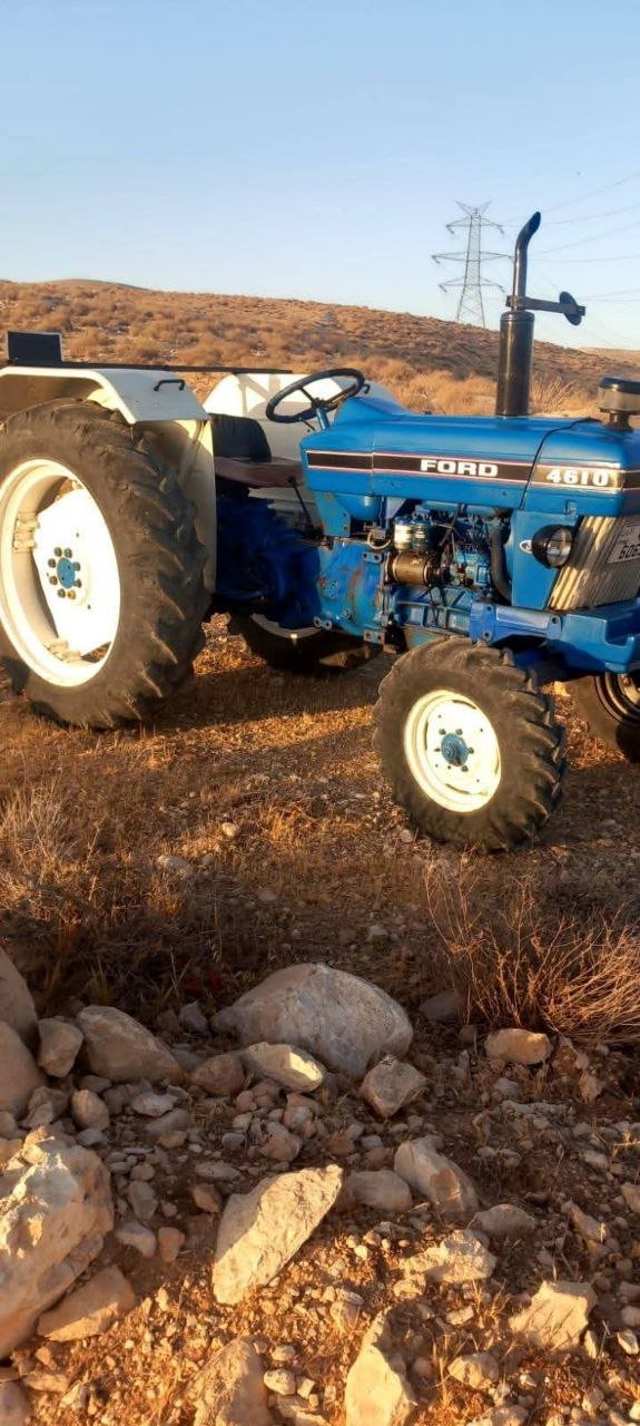 تركتور فورد للبيع في سوريا، جرار فورد 4610 موديل1987 بحالة ممتازة، تواجد حمص، أفضل عروض المعدات الزراعية