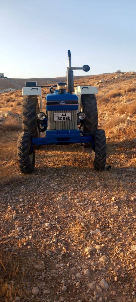 تركتور فورد للبيع في سوريا، جرار فورد 4610 موديل1987 بحالة ممتازة، تواجد حمص، أفضل عروض المعدات الزراعية