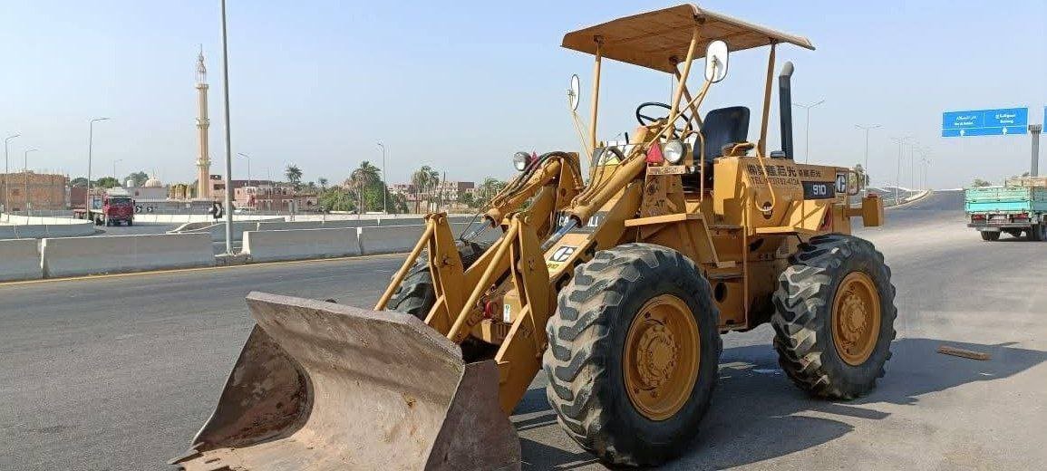 تركس كاتربلر للبيع في سوريا، لودر كاتربلر 910 سوبر موديل 1989 وارد ياباني بحالة جيدة، تواجد دمشق، أسعار مميزة للمعدات الثقيلة