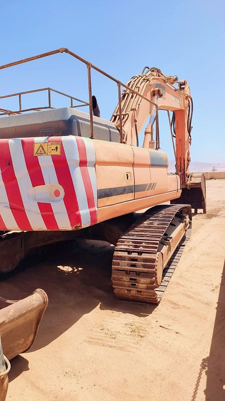 Doosan Excavator for Sale in Aleppo, Doosan 420 2012 Model Available in Aleppo