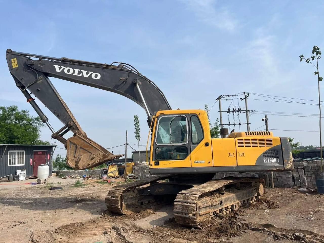 حفار فولفو للبيع في حمص , باكر فولفو 290 موديل 2016 تواجد حمص , أفضل موقع لبيع المعدات الثقيلة في سوريا