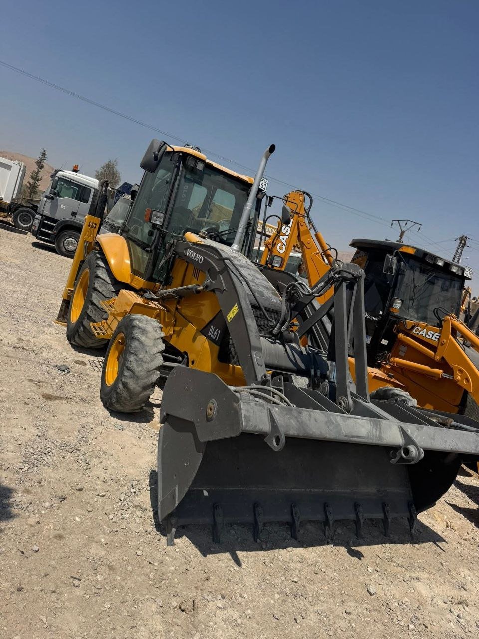 Volvo trucks for sale in Aleppo, Volvo 61 backer, 2007 model, located in Aleppo, the best site for selling heavy equipment in Syria