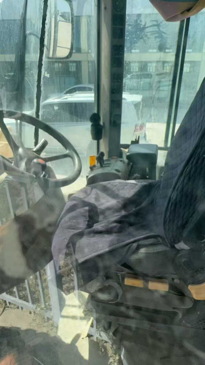 Volvo Trucks in Damascus, 2013 Volvo L105 in Damascus, the best site for selling heavy equipment in Syria