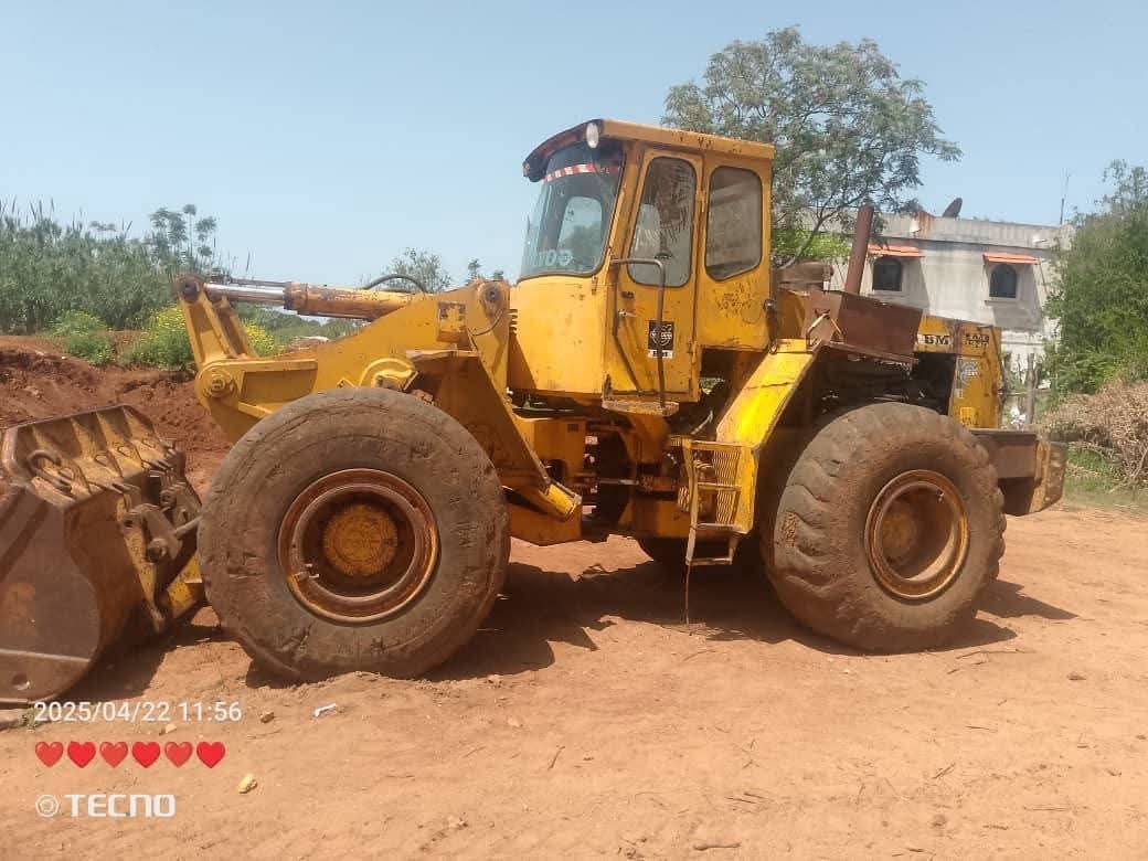 Volvo Trucks in Damascus, Volvo L20 loader, 1996 model, located in Damascus, the best site for selling heavy equipment in Syria