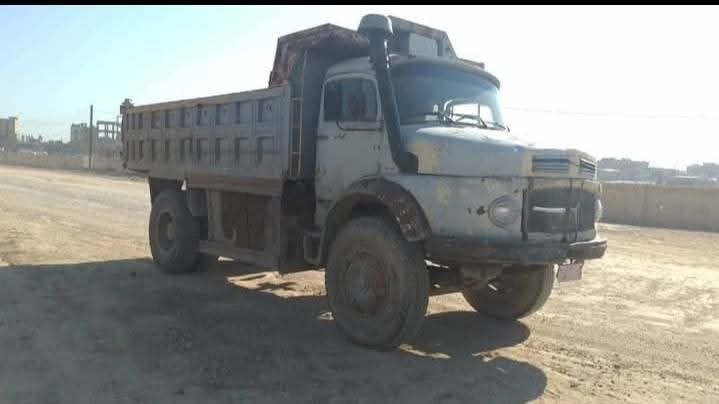 Mercedes truck in Aleppo, Mercedes 420, 1997 model, located in Aleppo, the best site for selling heavy equipment in Syria.