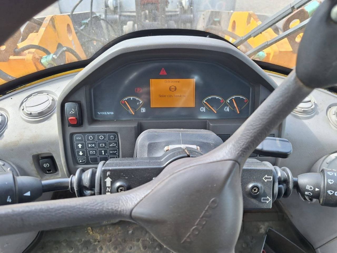 تركس فولفو للبيع في حمص , لودر فولفو L90F موديل 1997 تواجد حمص , أفضل موقع لبيع المعدات الثقيلة في سوريا