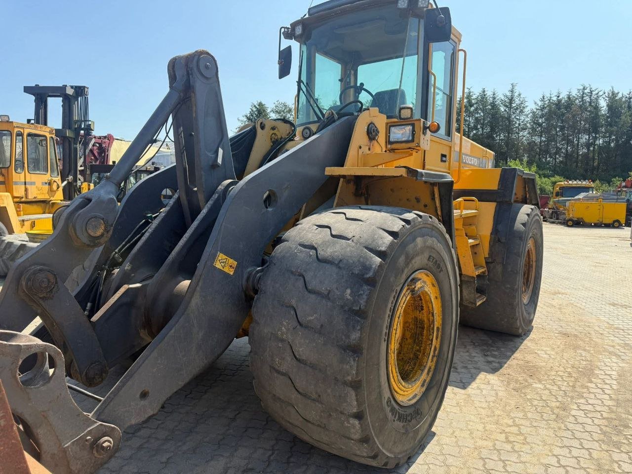 تركس فولفو للبيع في حلب , لودر فولفو L80F موديل 1999 تواجد حلب , أفضل سوق عربي لبيع المعدات الثقيلة في سوريا