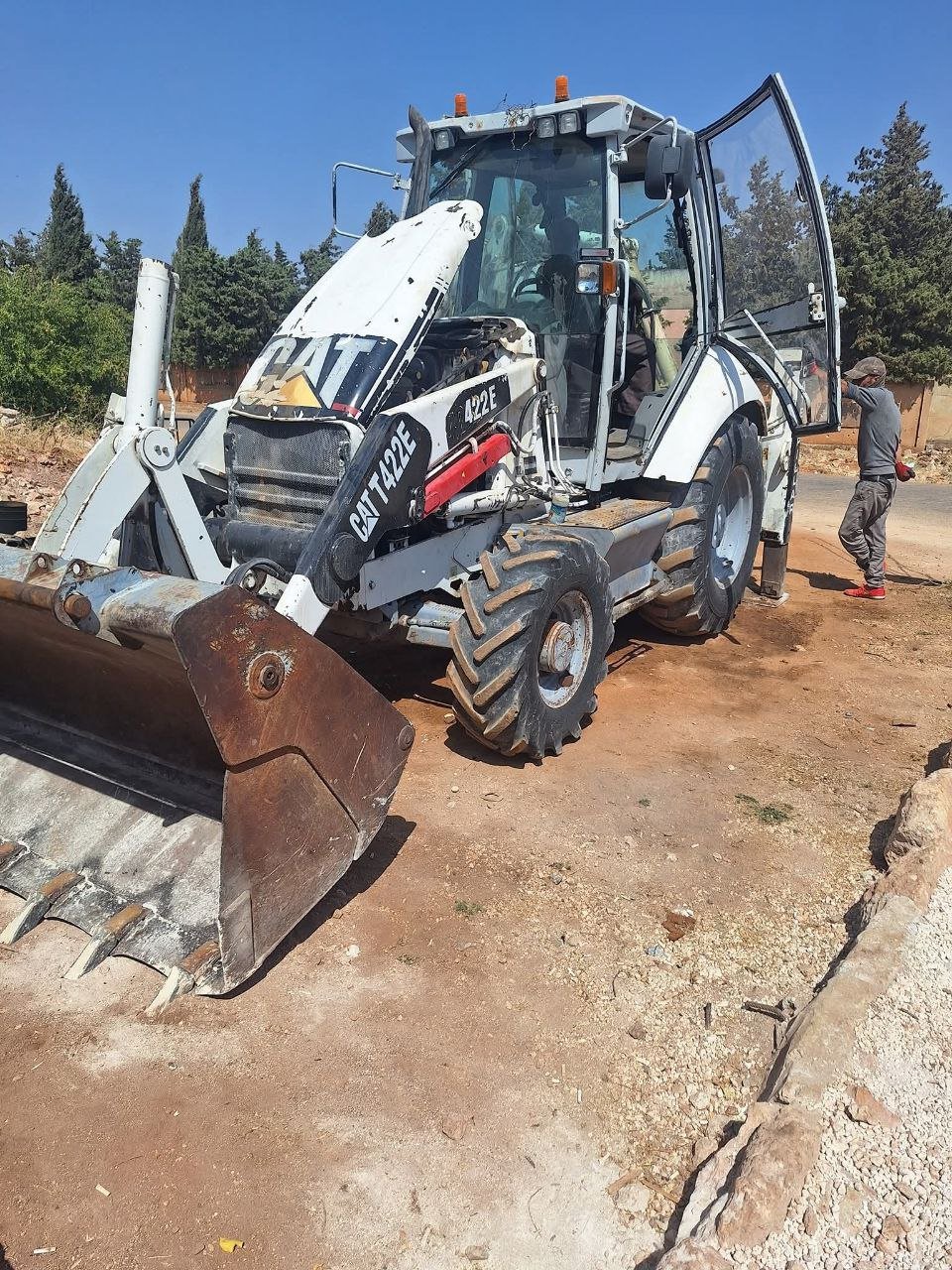 حفارة كات للبيع في إدلب , باكر CAT 422E موديل 2009 تواجد إدلب , أفضل سوق عربي لبيع المعدات الثقيلة في سوريا