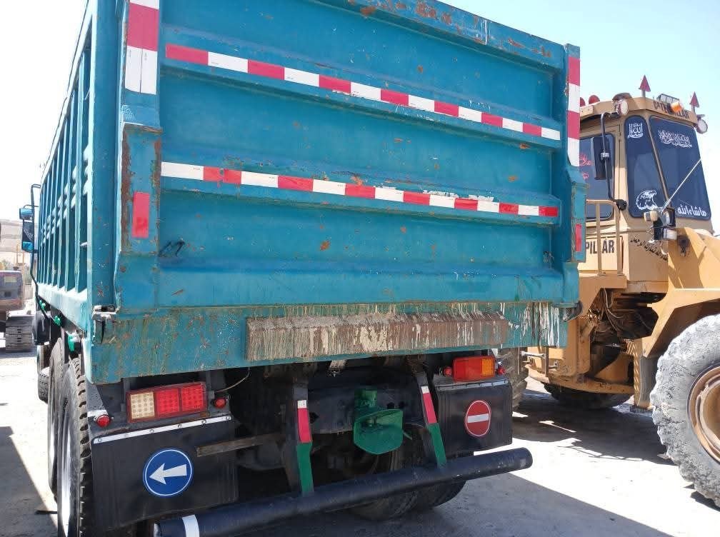 شاحنة قلاب للبيع في سوريا, قلاب مرسيدس مديل1988 تواجد ديرالزور, يوجد توصيل لجميع محافظات سوريا