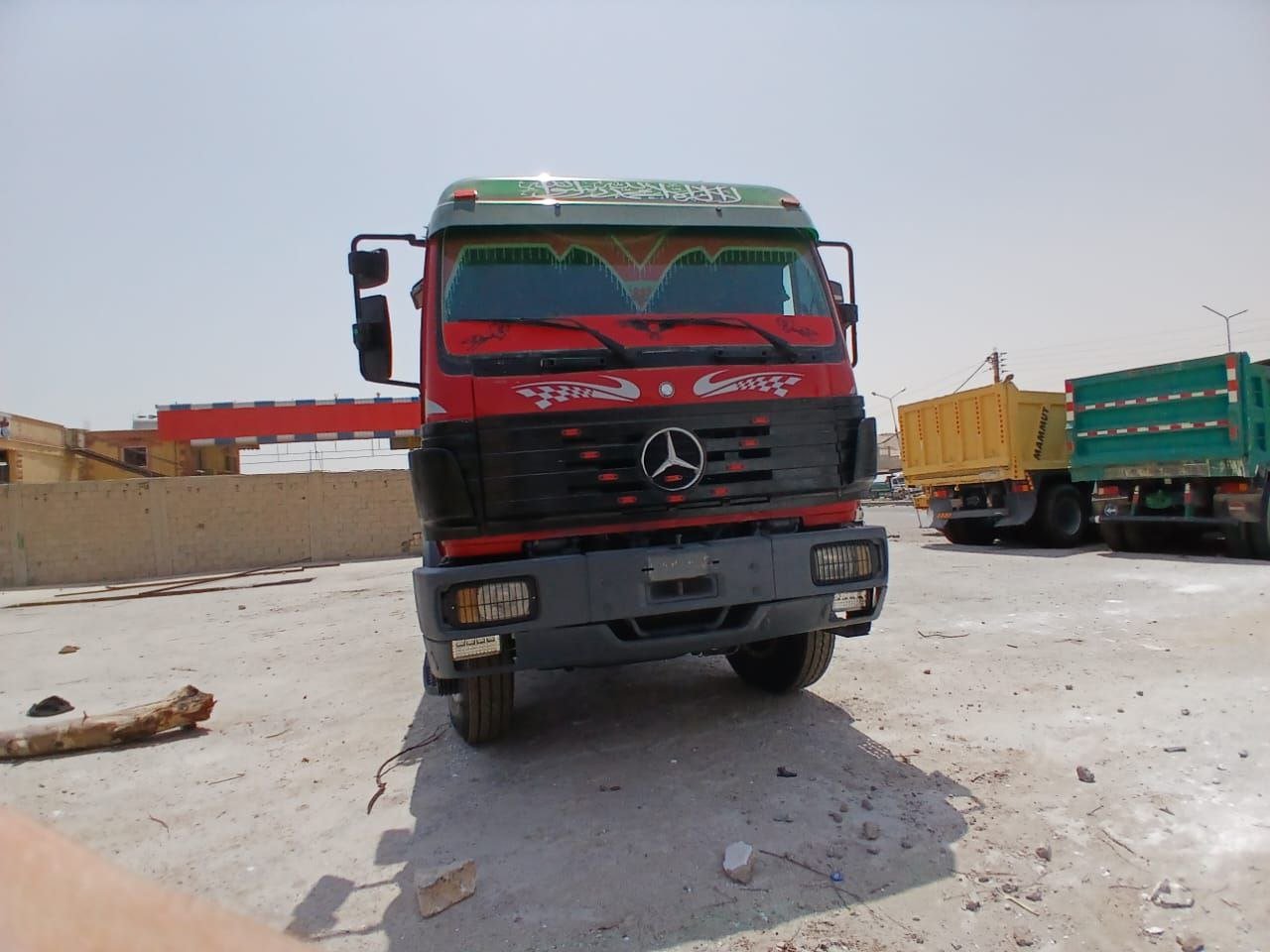 شاحنة قلاب للبيع في سوريا, قلاب مرسيدس مديل 1995تواجد ديرالزور, يوجد توصيل لجميع محافظات سوريا