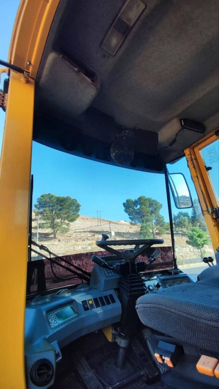 تركسات للبيع في سوريا, لودر فولفو 120 سي مديل 1997 تواجد دمشق, أفضل موقع لبيع المعدات الثقيلة في سوريا