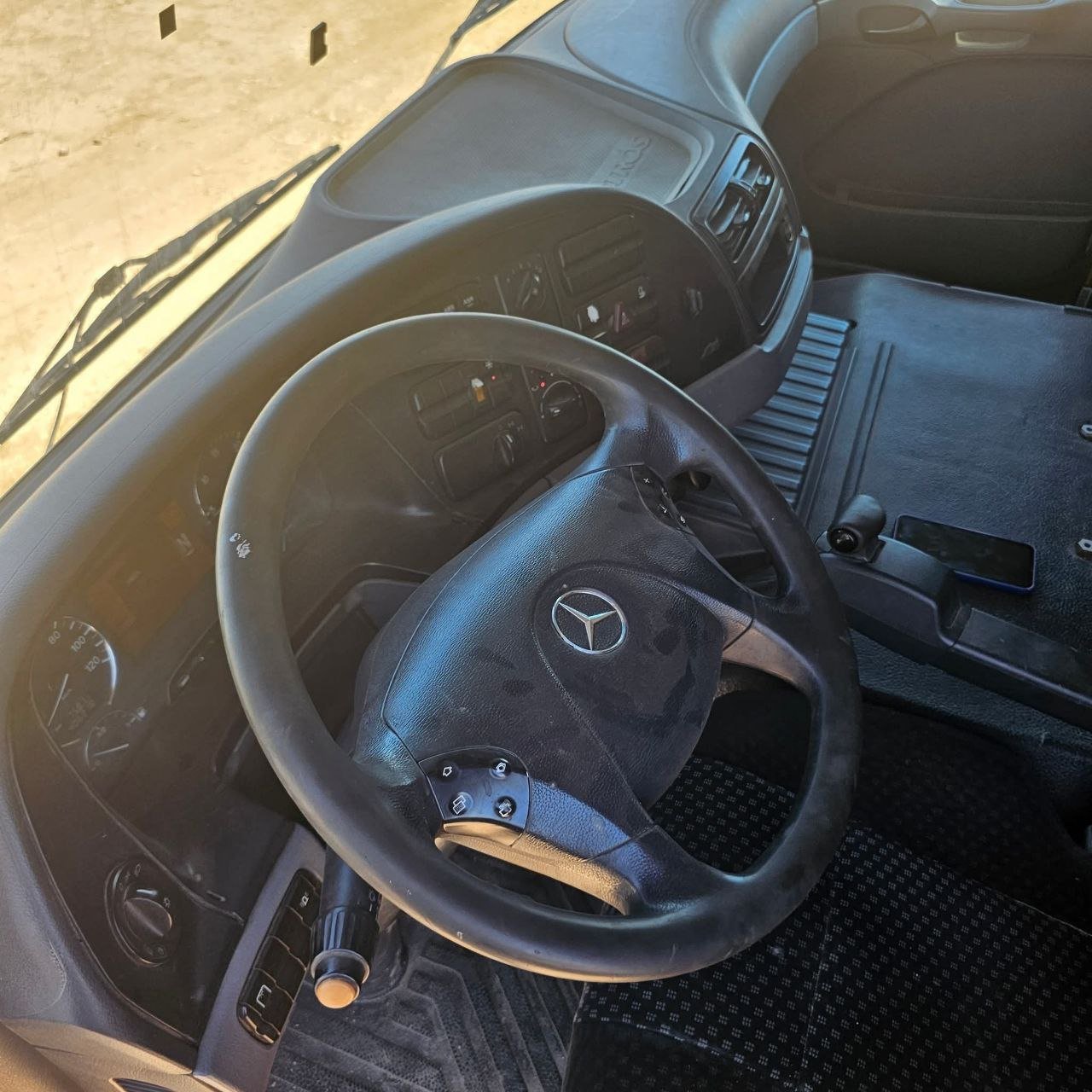 Truck head for sale in Syria, Mercedes Actros 3241, 2010, Damascus, the best site for selling heavy equipment in Syria.