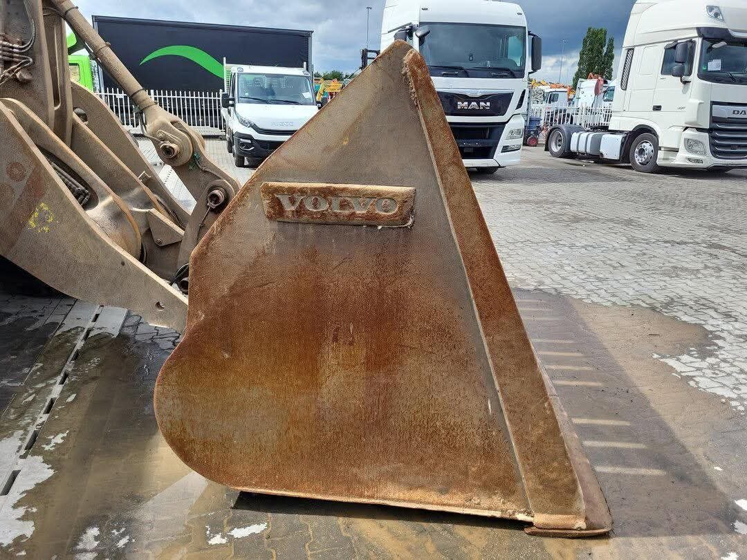 تركسات للبيع في سوريا, لودر فولفو L120H مديل 2017 تواجد حلب, أفضل موقع لبيع المعدات الثقيلة في سوريا