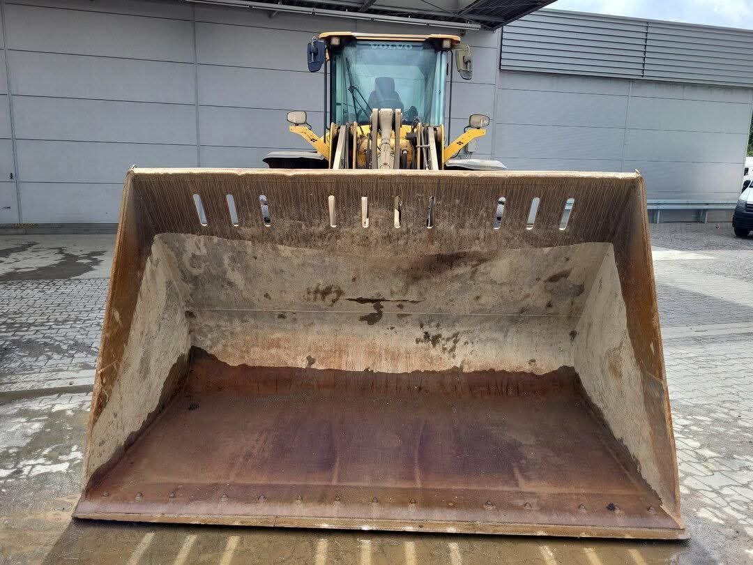 تركسات للبيع في سوريا, لودر فولفو L120H مديل 2017 تواجد حلب, أفضل موقع لبيع المعدات الثقيلة في سوريا